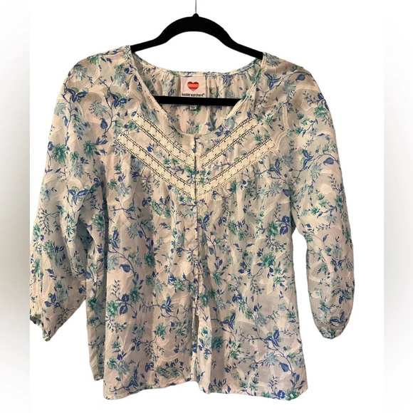 Hester & Orchard Tops - Hester & Orchard New York Delicate Floral Print Lace Detail Size‎ Medium